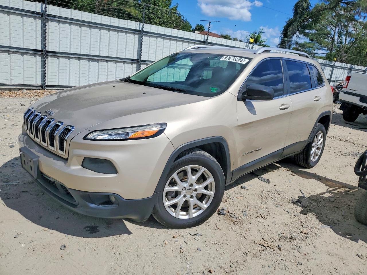 2014 JEEP CHEROKEE LATITUDE | 1C4PJLCS4EW261372 | UPCARS