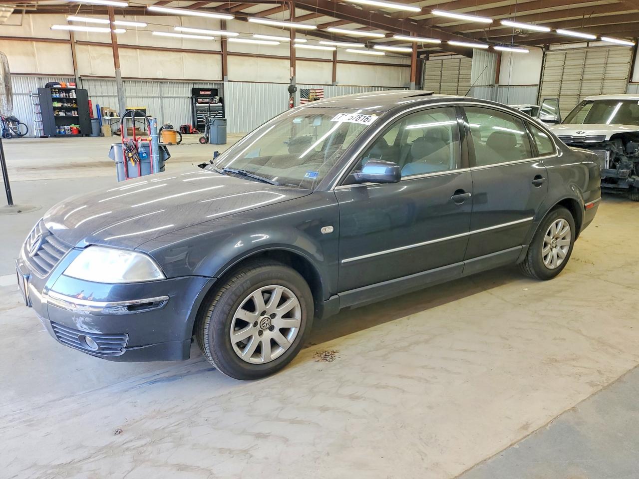 2001 VOLKSWAGEN PASSAT GLS | WVWPD63B01P280594 | UPCARS