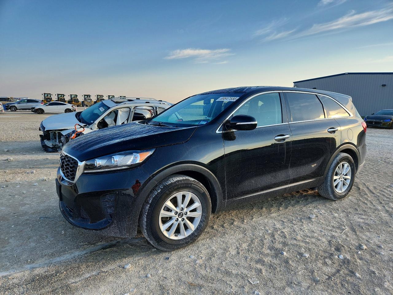 2019 KIA SORENTO LX | 5XYPG4A37KG568155 | UPCARS