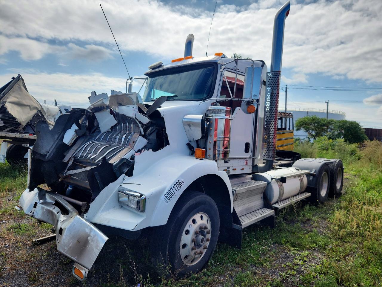 2017 KENWORTH T800 SEMI TRUCK | 1XKDDP0X8HJ988375 | UPCARS