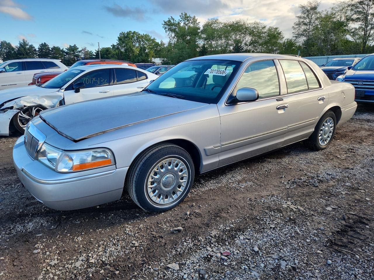 2004 MERCURY GRMARQUIS GS | 2MEFM74W24X621929 | UPCARS