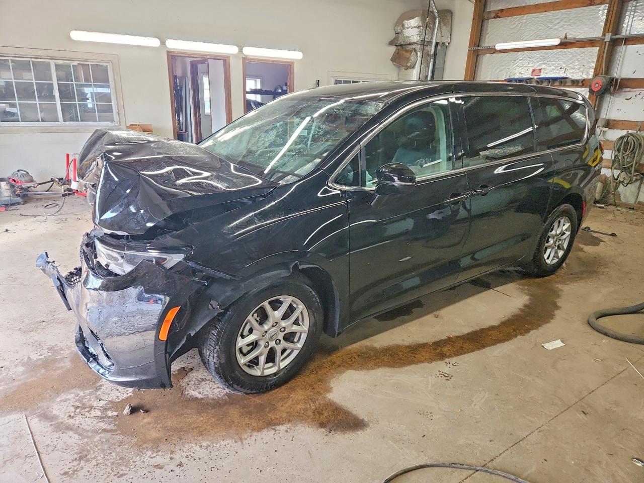 2024 CHRYSLER PACIFICA TOURING L | 2C4RC1BG2RR151598 | UPCARS