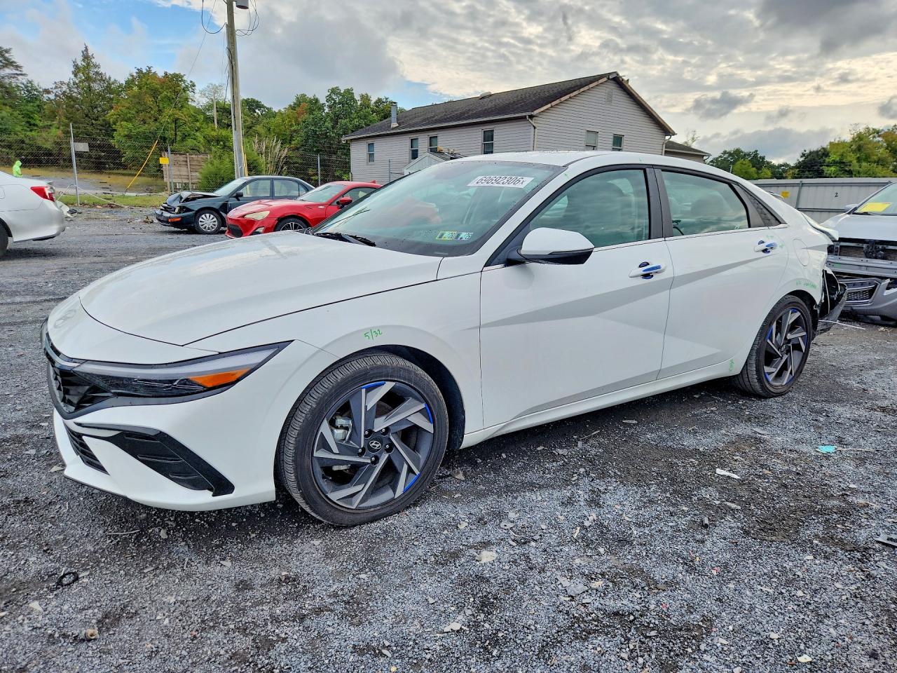 2025 HYUNDAI ELANTRA LIMITED | KMHLN4DJ3SU173169 | UPCARS