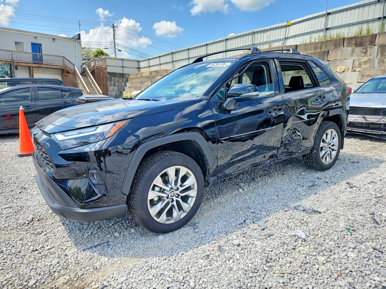 2025 TOYOTA RAV4 XLE PREMIUM | 2T3A1RFV1SW602073 | UPCARS