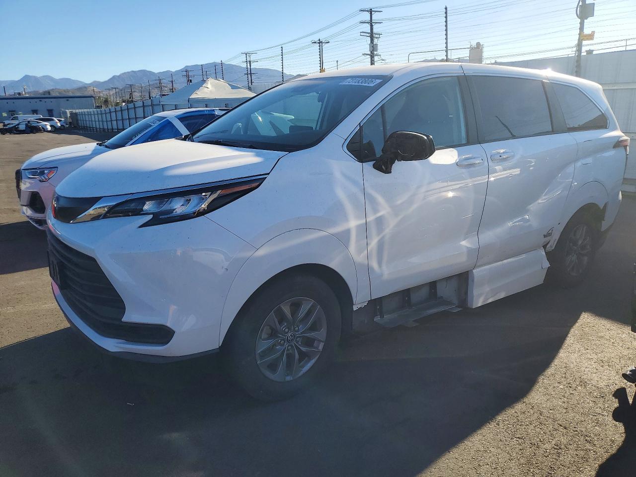 2022 TOYOTA SIENNA LE | 5TDKSKFC7NS071216 | UPCARS