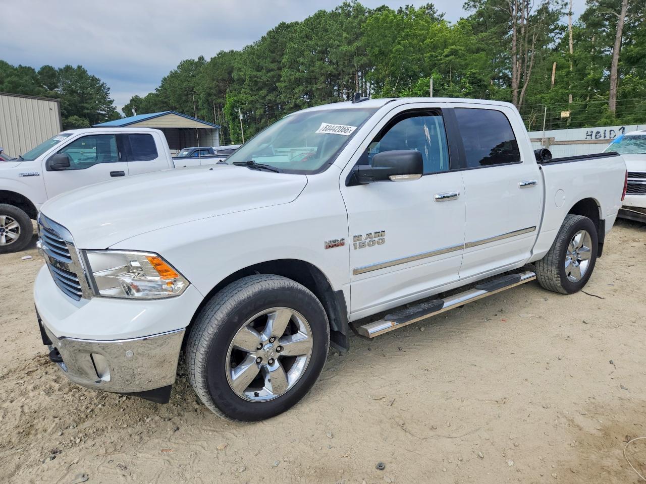 2016 RAM 1500 SLT | 3C6RR7LT6GG271184 | UPCARS