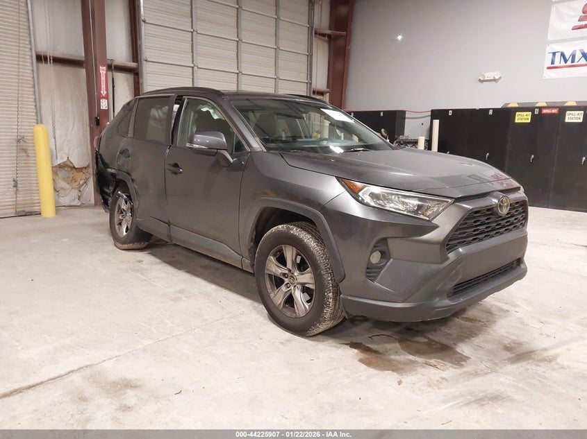 2021 TOYOTA RAV4 XLE | 2T3W1RFV4MC124290 | UPCARS