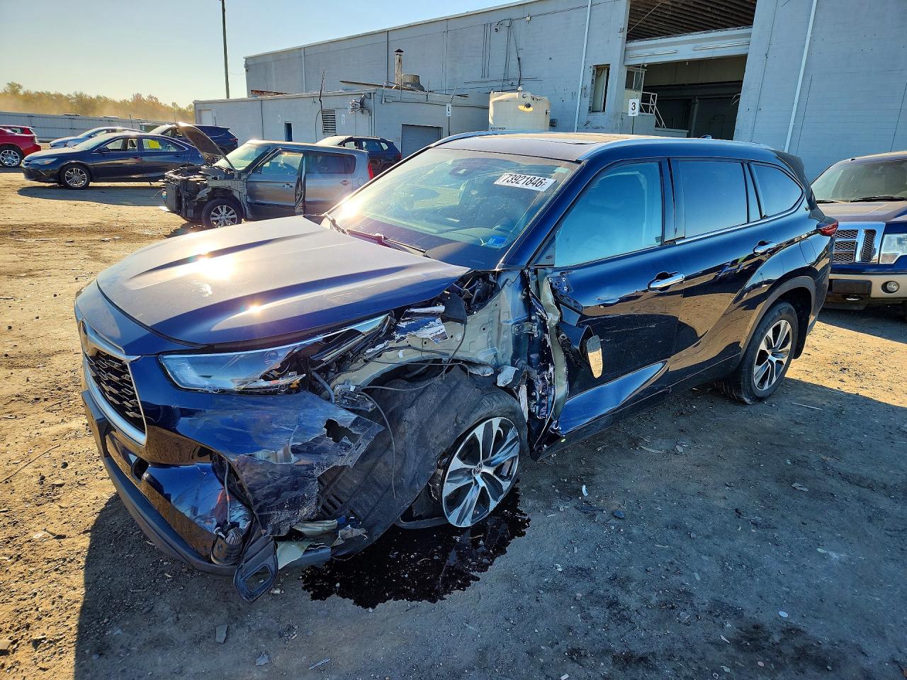 2022 TOYOTA HIGHLANDER XLE | 5TDGBRCH6NS542819 | UPCARS