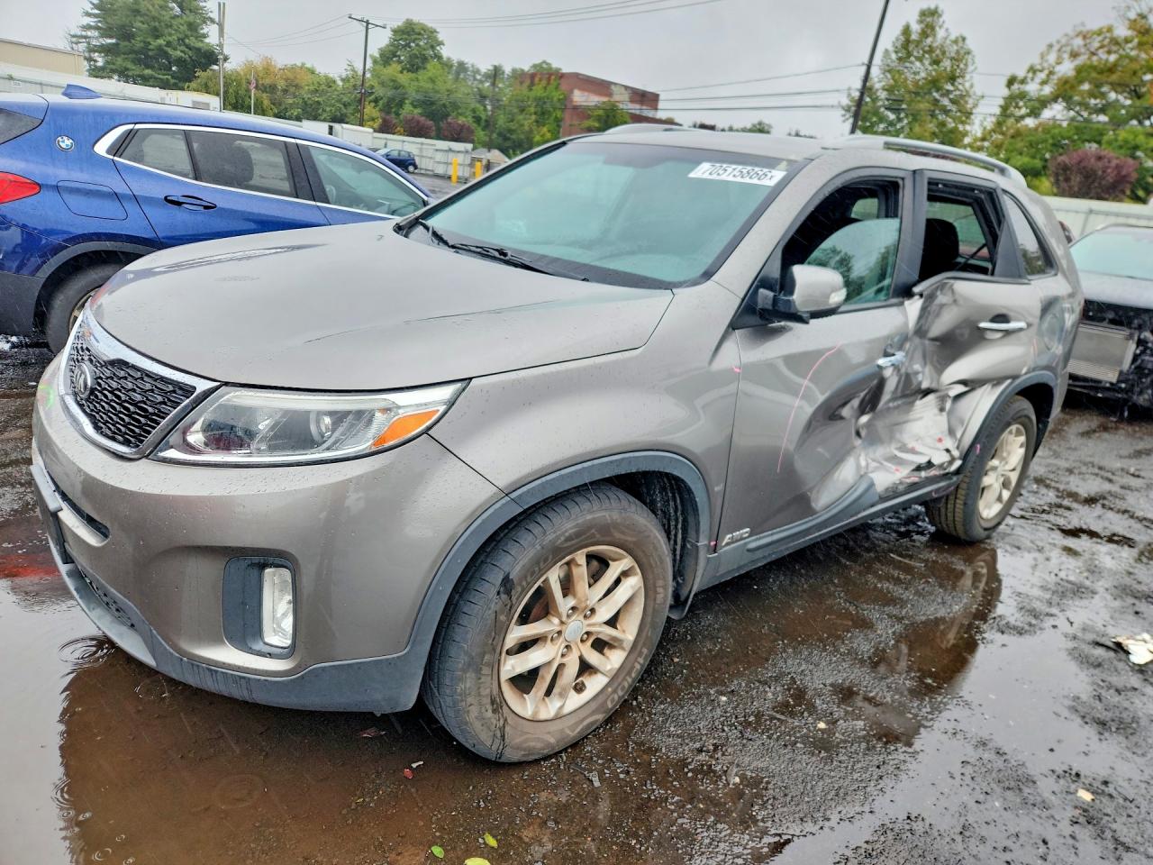 2015 KIA SORENTO LX | 5XYKTDA62FG642569 | UPCARS