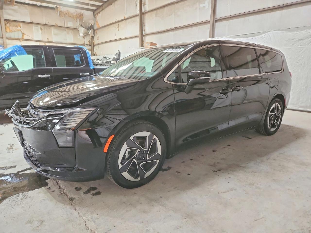 2027 CHRYSLER PACIFICA LIMITED | 2C4RC1GG1VR554328 | UPCARS
