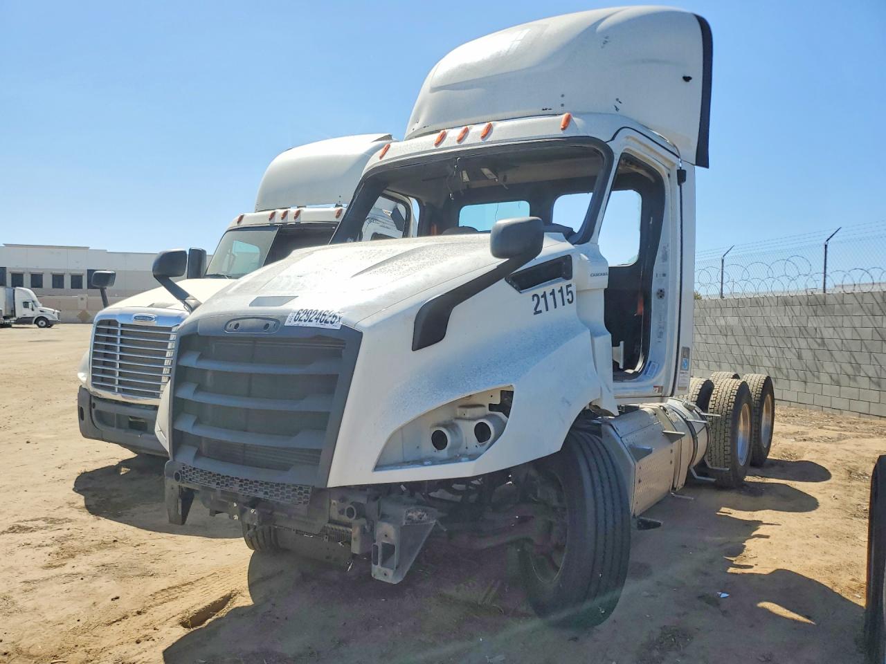 2021 FREIGHTLINER ALL OTHER SEMI TRUCK | 3AKJHTDV3MDMS8011 | UPCARS