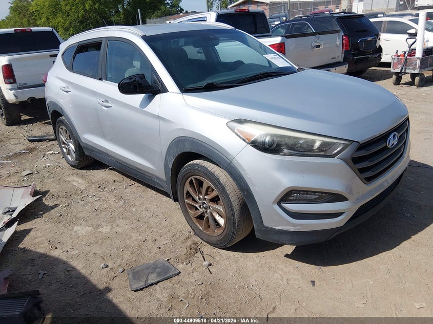 2016 HYUNDAI TUCSON SE | KM8J33A47GU145789 | UPCARS