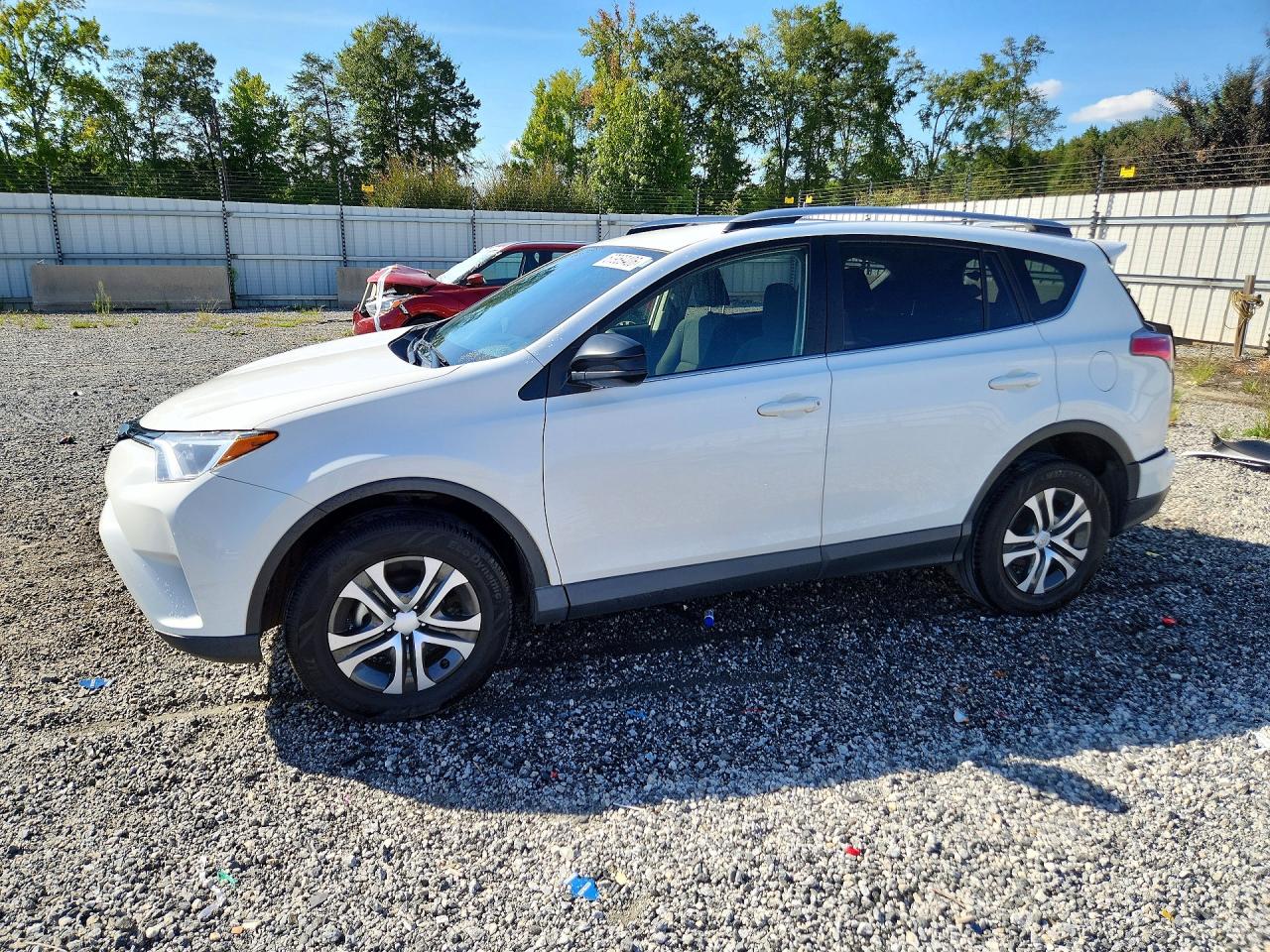 2017 TOYOTA RAV4 LE | JTMZFREVXHJ123552 | UPCARS