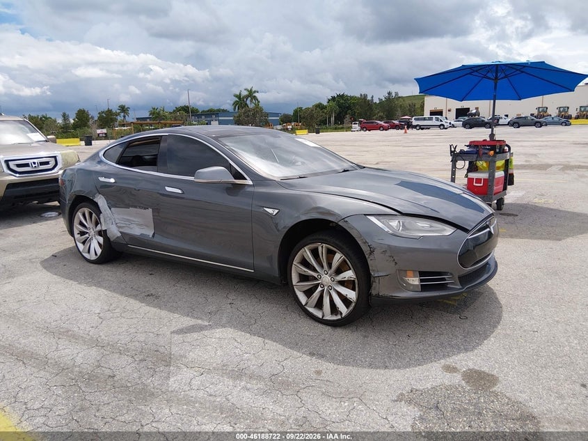 2013 TESLA MODEL S PERFORMANCE | 5YJSA1DP2DFP05327 | UPCARS