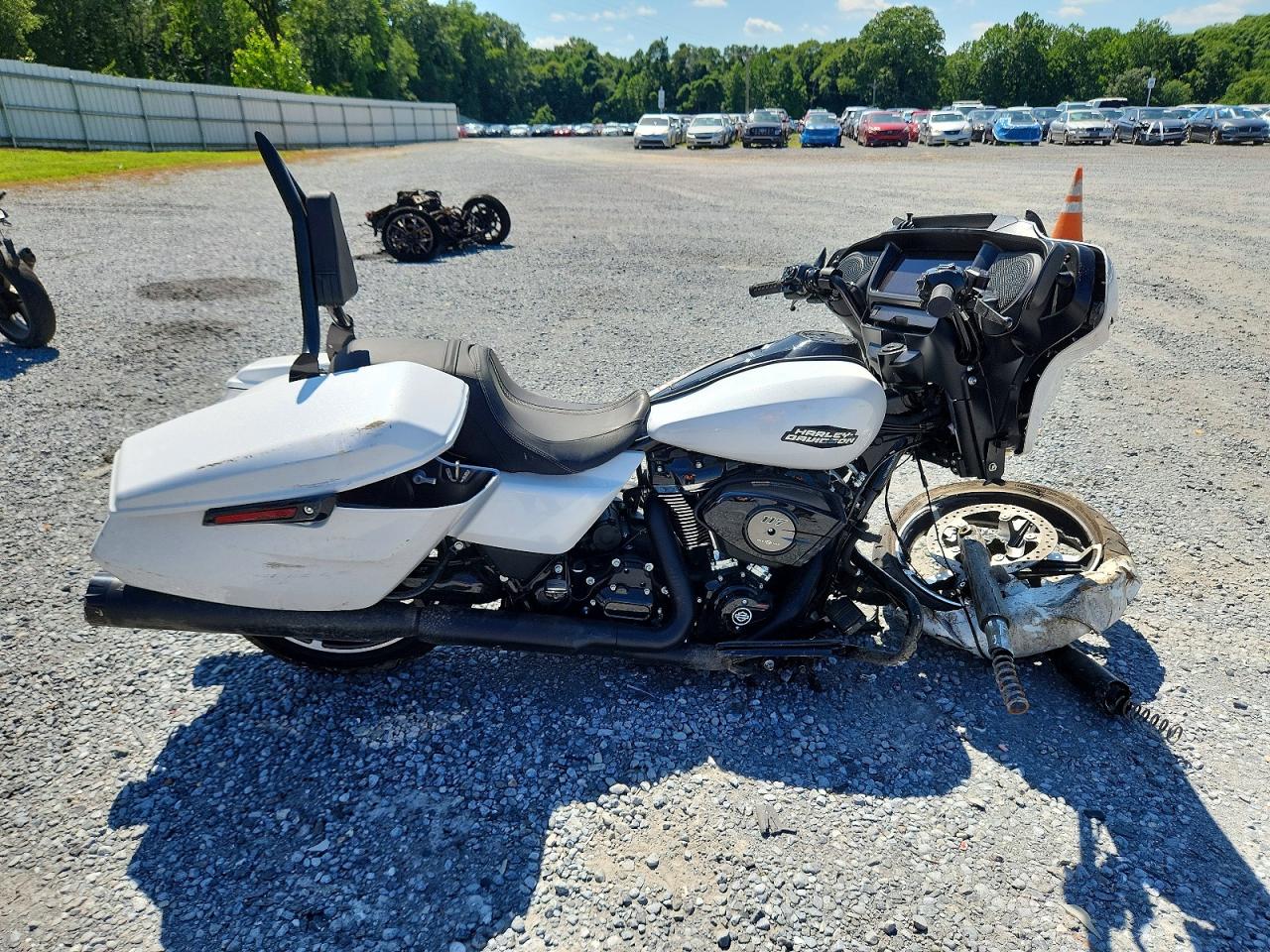 2024 HARLEY-DAVIDSON FL | 1HD1KB71XRB647403 | UPCARS