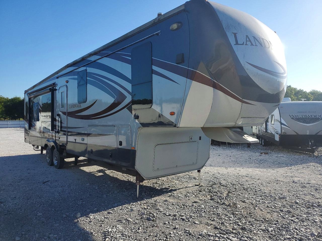 2015 HEARTLAND LANDMARK CAMPER | 5SFBG3829FE284362 | UPCARS