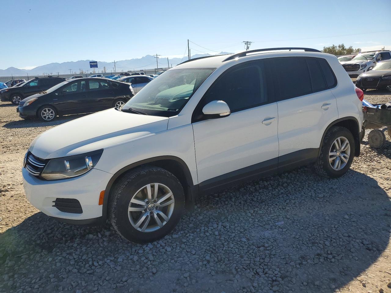 2016 VOLKSWAGEN TIGUAN S | WVGBV7AX3GW515060 | UPCARS