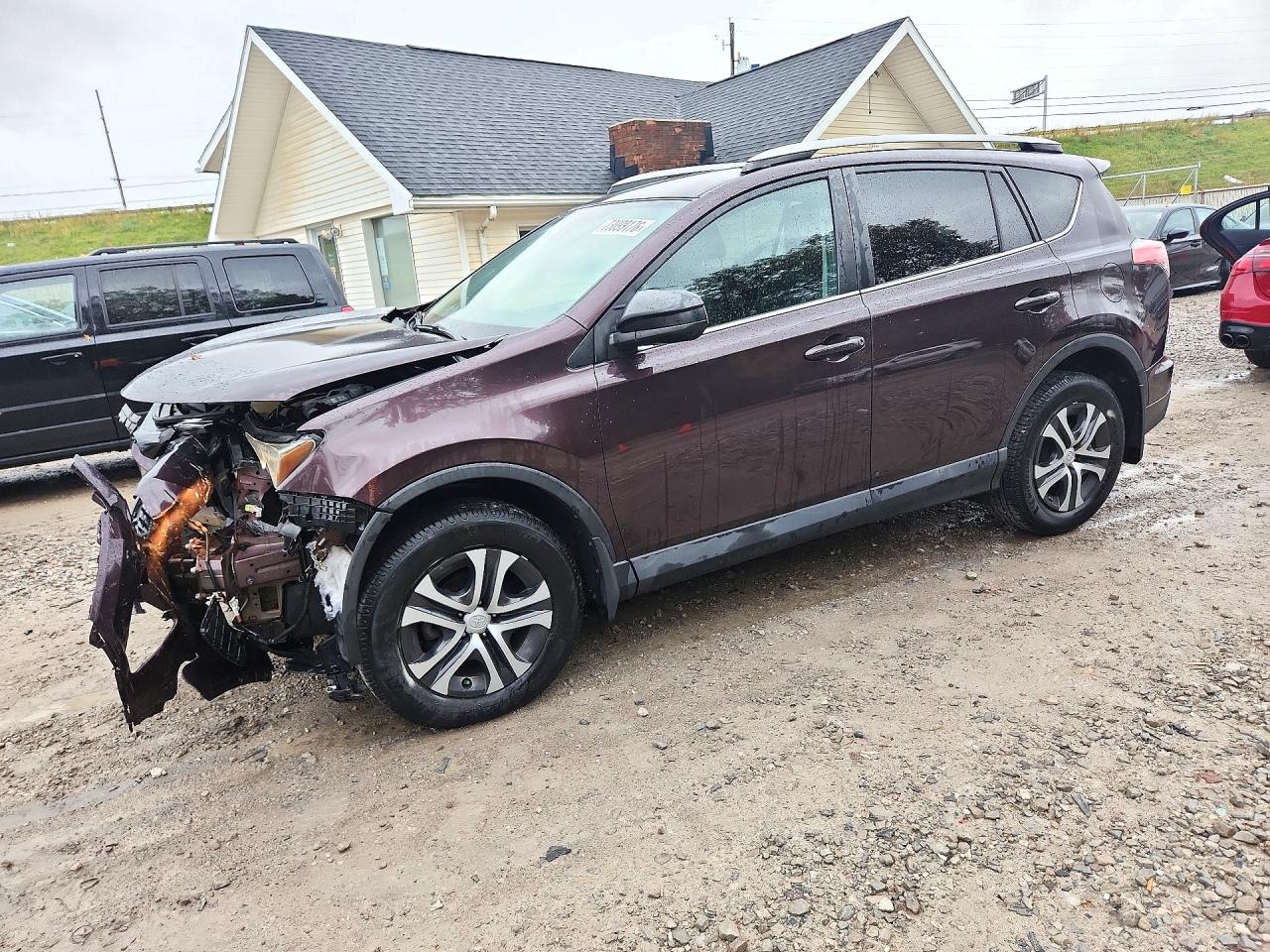 2018 TOYOTA RAV4 LE | 2T3BFREV0JW762810 | UPCARS
