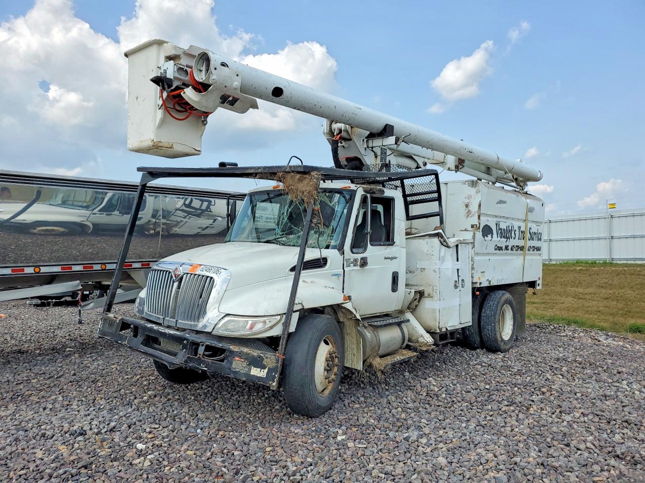 2011 INTERNATIONAL 4300 FORESTRY BUCKET TRUCK | 1HTMMAAMXBH326439 | UPCARS