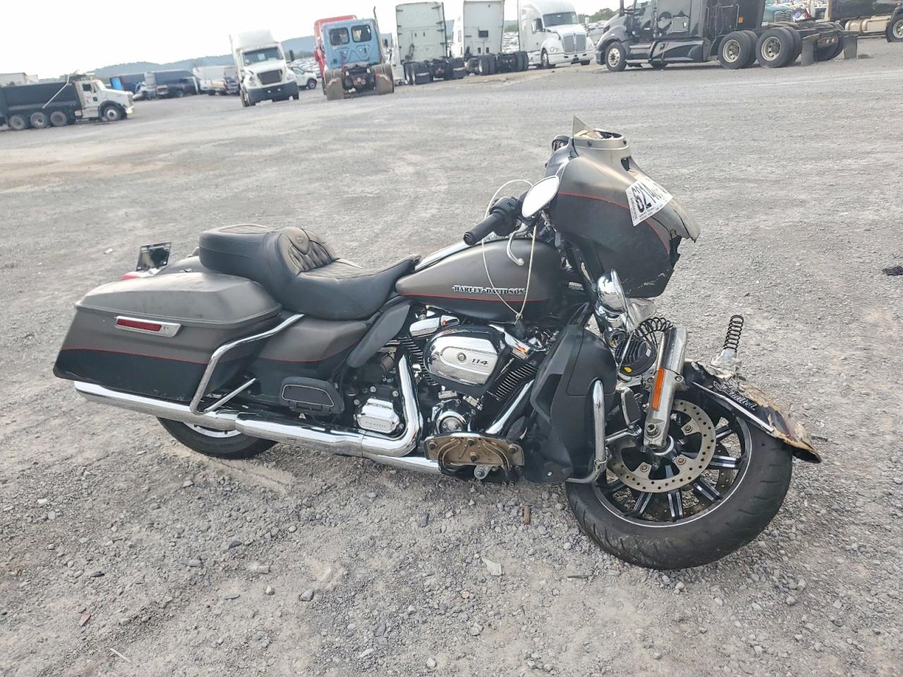 2019 HARLEY-DAVIDSON FL | 1HD1KEF10KB656099 | UPCARS