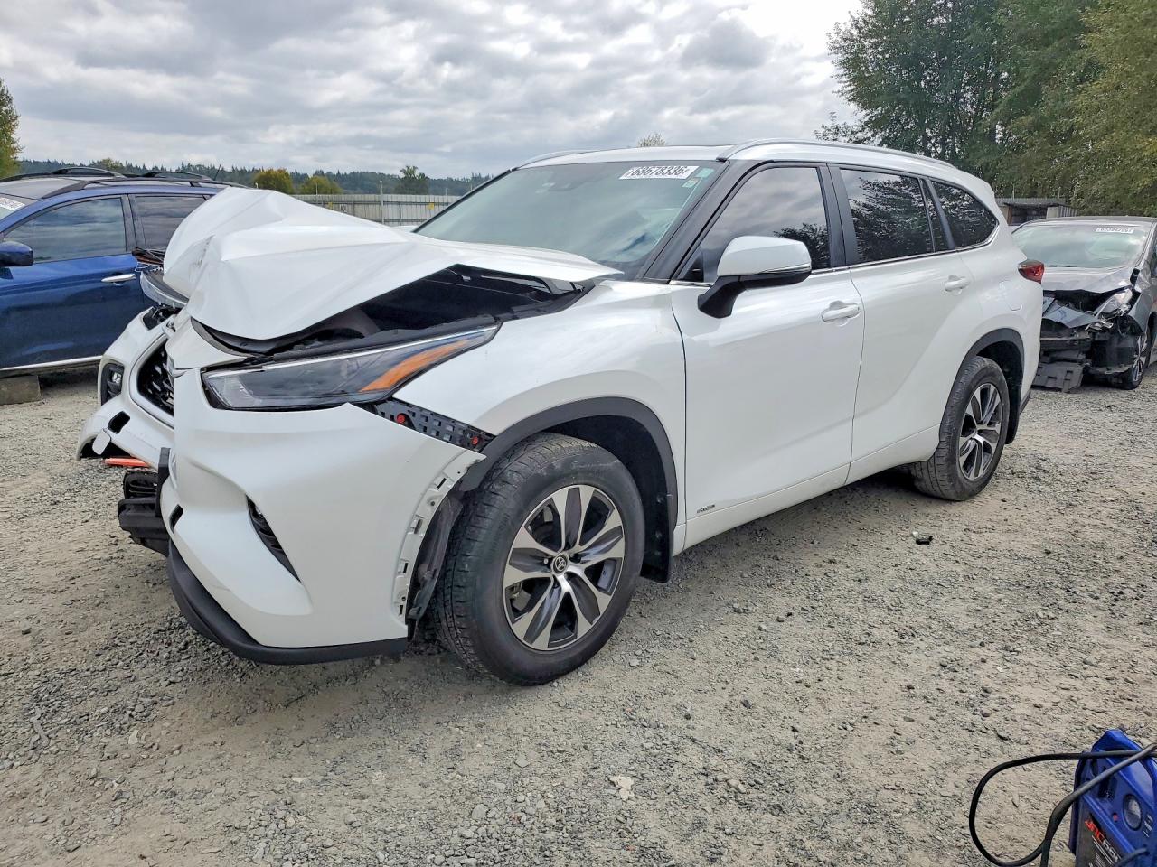 2023 TOYOTA HIGHLANDER XLE | 5TDKBRCHXPS579840 | UPCARS