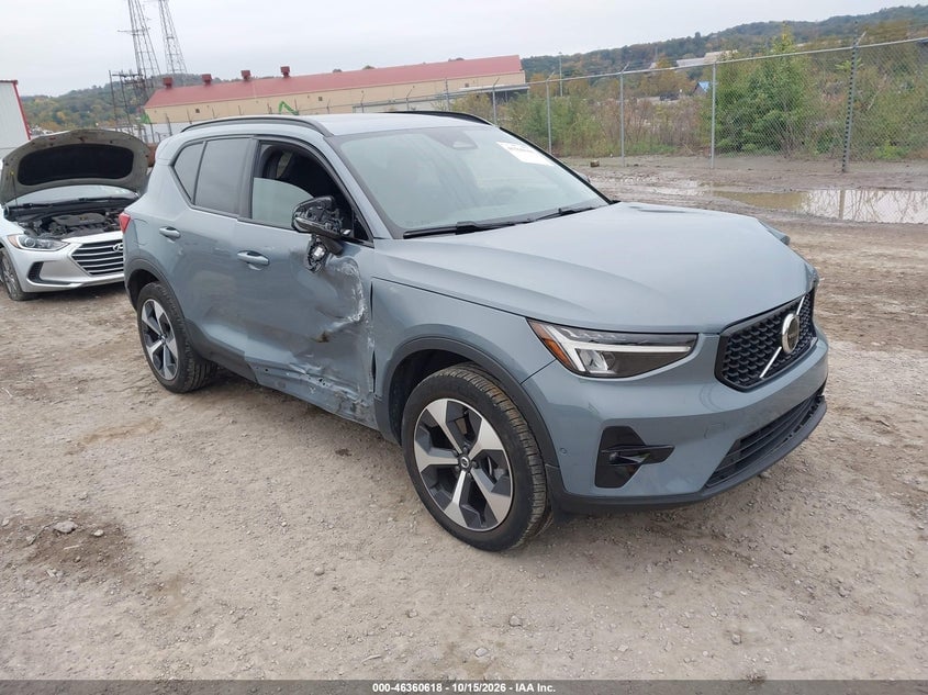 2023 VOLVO XC40 B5 PLUS DARK THEME | YV4L12UW3P2110914 | UPCARS
