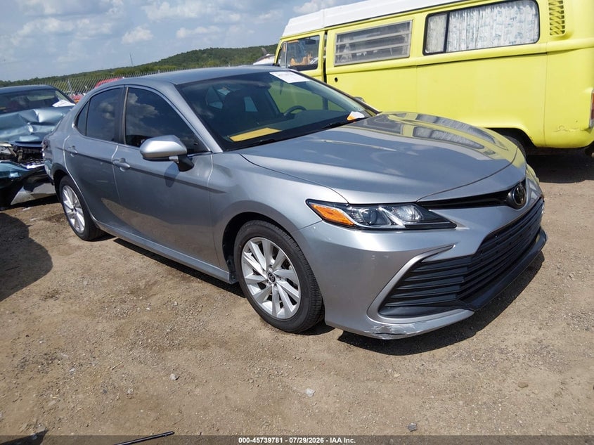 2022 TOYOTA CAMRY LE | 4T1C11AK8NU653591 | UPCARS