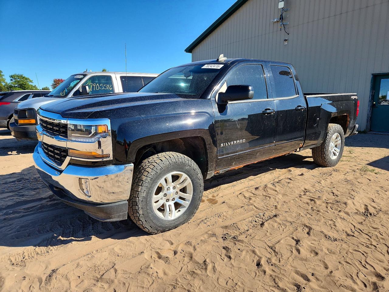 2017 CHEVROLET SILVERADO K1500 LT | 1GCVKREC1HZ158331 | UPCARS