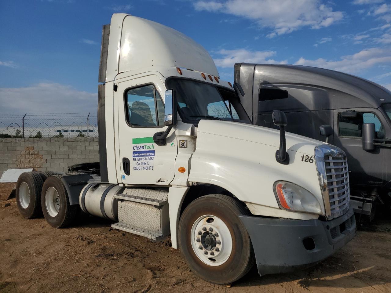 2014 FREIGHTLINER CASCADIA SEMI TRUCK | 3AKJGEDV1ESFY0514 | UPCARS