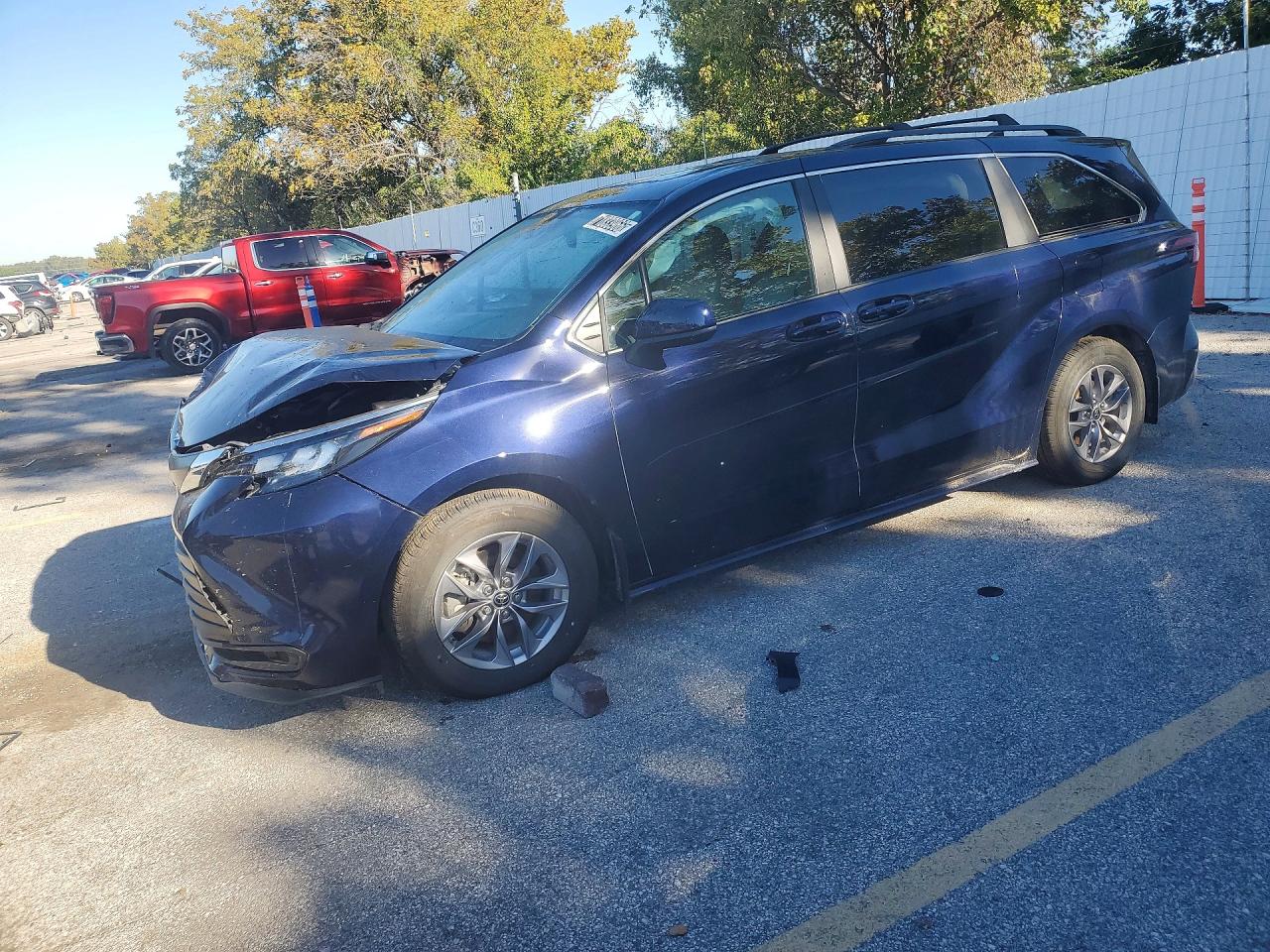 2025 TOYOTA SIENNA LE | 5TDBSKFC9SS189456 | UPCARS