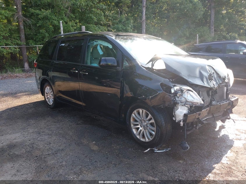 2017 TOYOTA SIENNA XLE 8 PASSENGER | 5TDYZ3DC5HS813809 | UPCARS