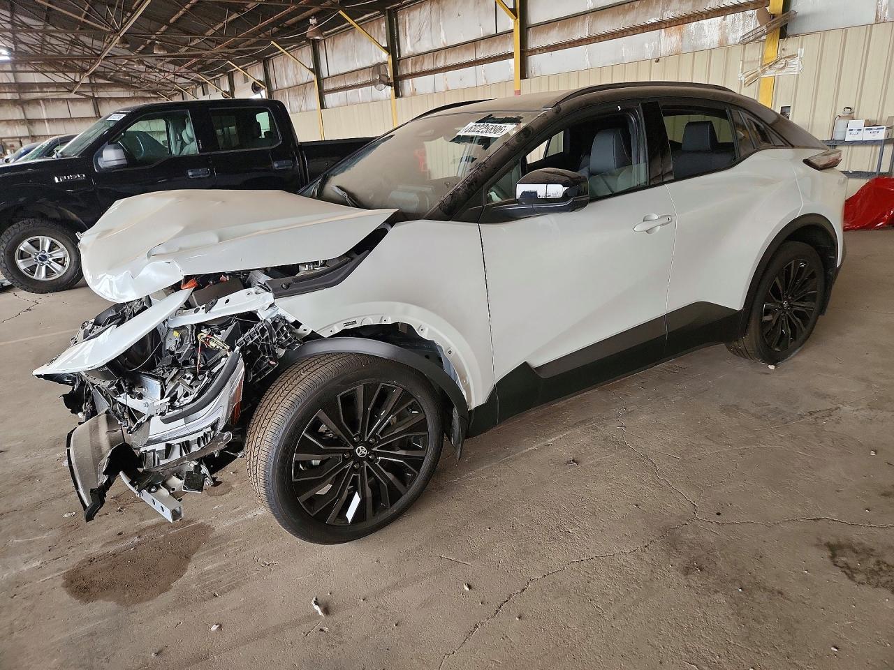 2026 TOYOTA C-HR XSE | JTMAAAAD2TJ006115 | UPCARS