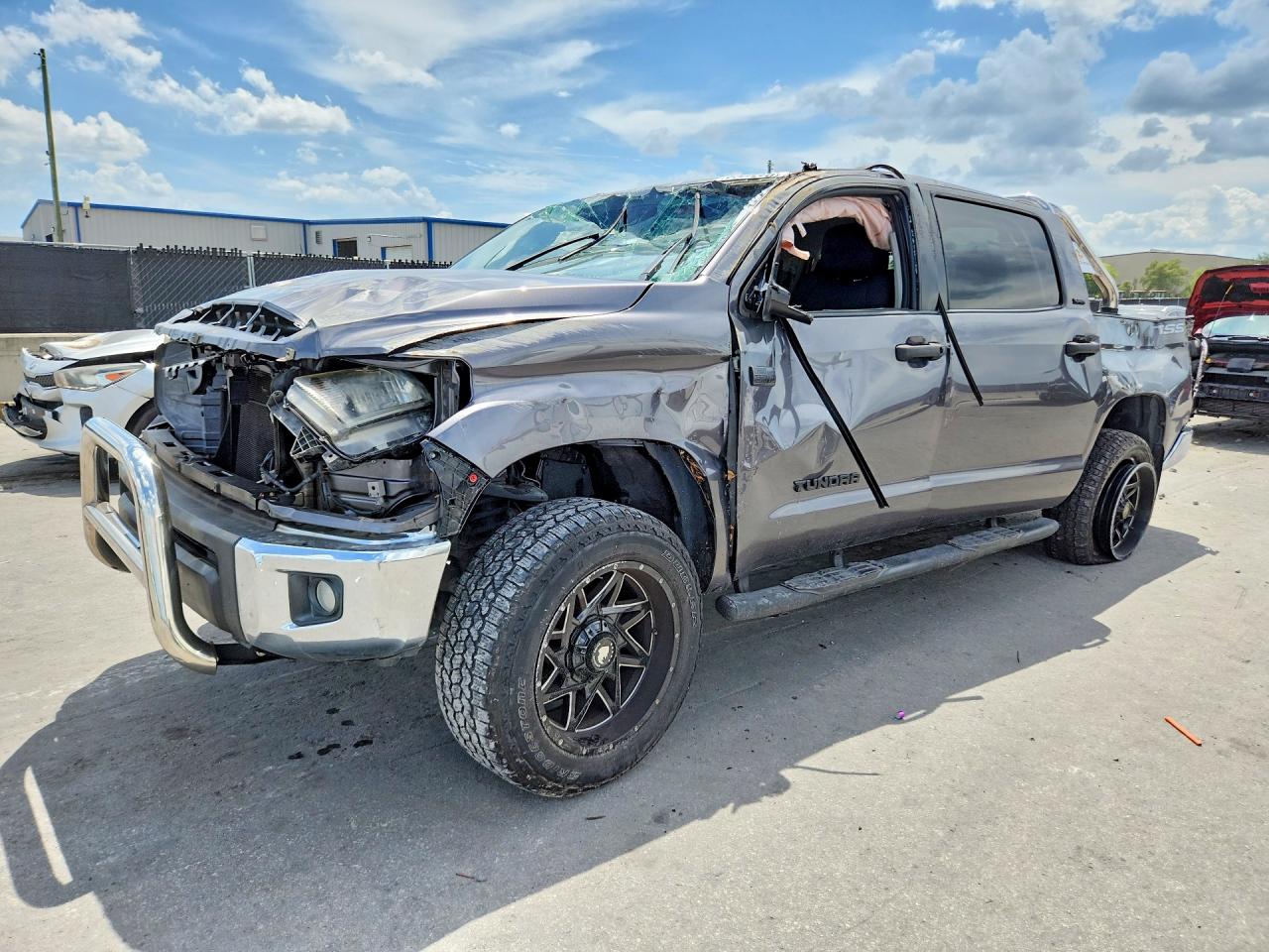 2019 TOYOTA TUNDRA CREWMAX SR5 | 5TFEY5F17KX253273 | UPCARS