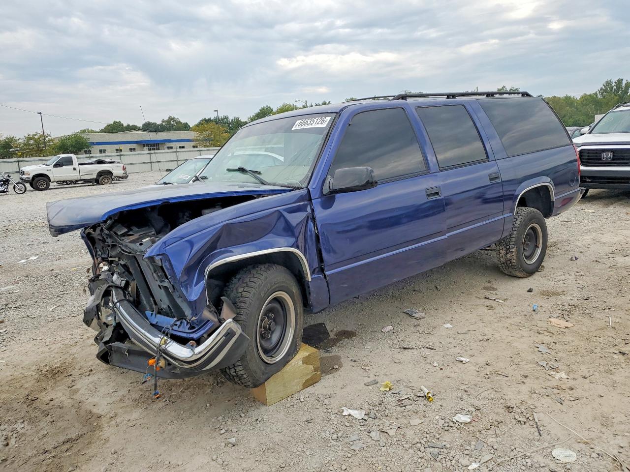 1995 GMC SUBURBAN C1500 | 1GKEC16K4SJ750529 | UPCARS