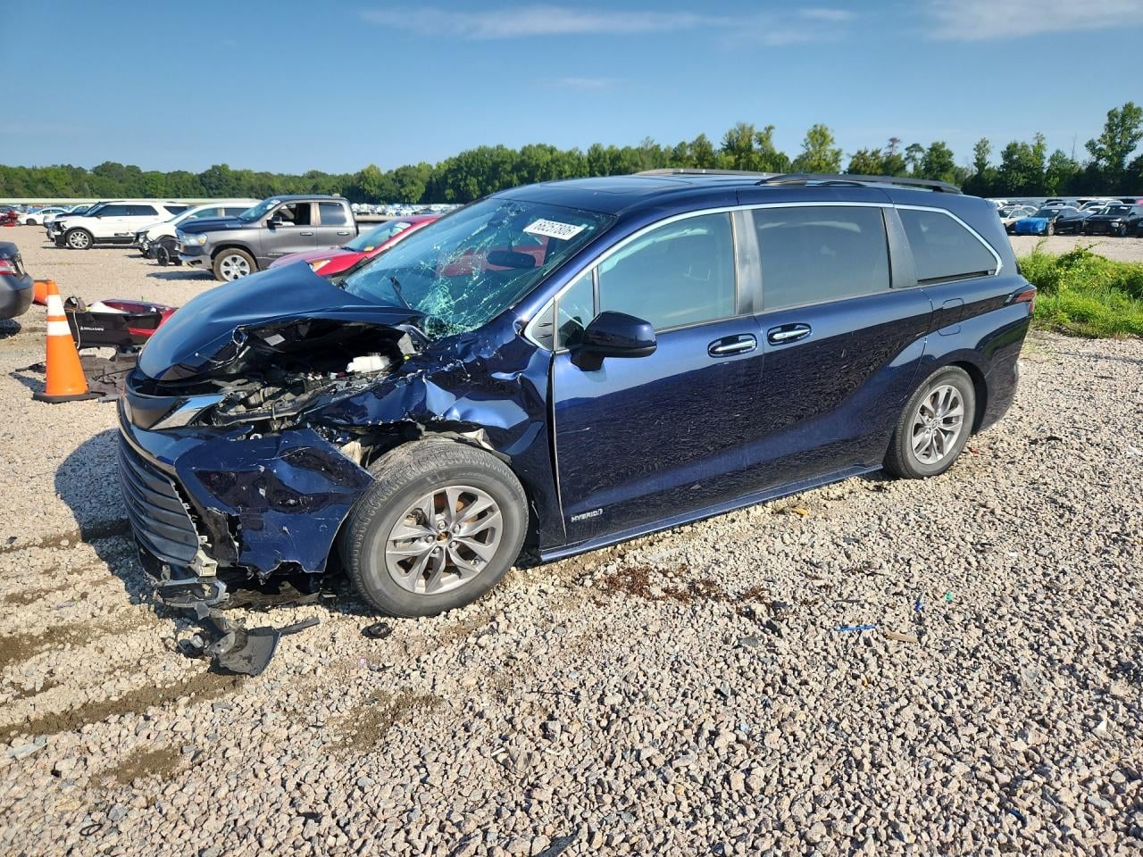 2021 TOYOTA SIENNA XLE | 5TDYRKEC8MS035783 | UPCARS