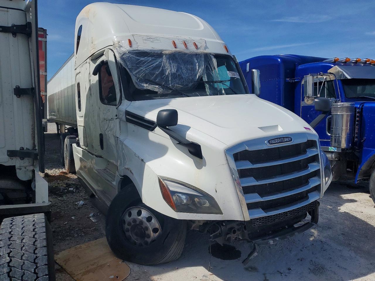 2020 FREIGHTLINER ALL OTHER 26 SEMI TRUCK | 1FUJHHDRXLLLZ1013 | UPCARS