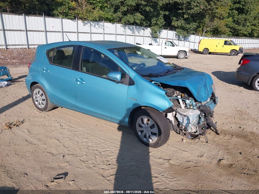 2013 TOYOTA PRIUS C TWO | JTDKDTB30D1035613 | UPCARS