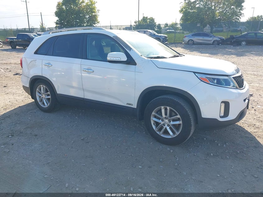 2015 KIA SORENTO LX | 5XYKTCA65FG641121 | UPCARS