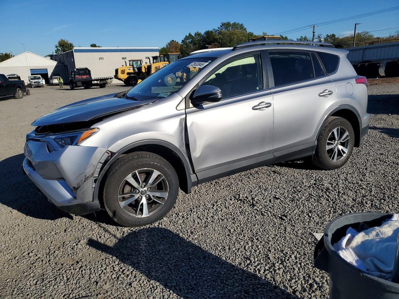 2018 TOYOTA RAV4 XLE | JTMRFREV7JJ243976 | UPCARS