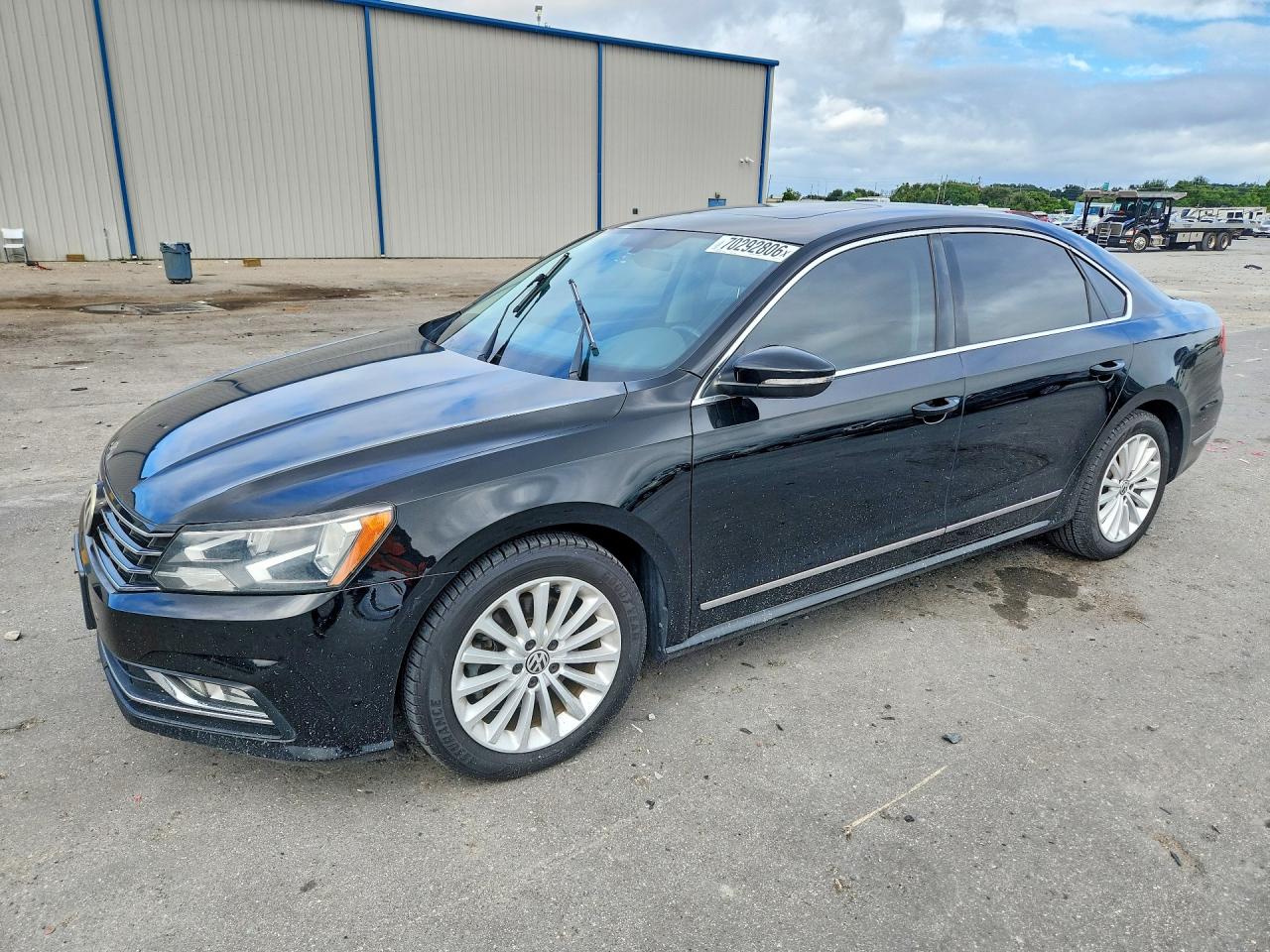 2016 VOLKSWAGEN PASSAT SE | 1VWBT7A33GC002171 | UPCARS