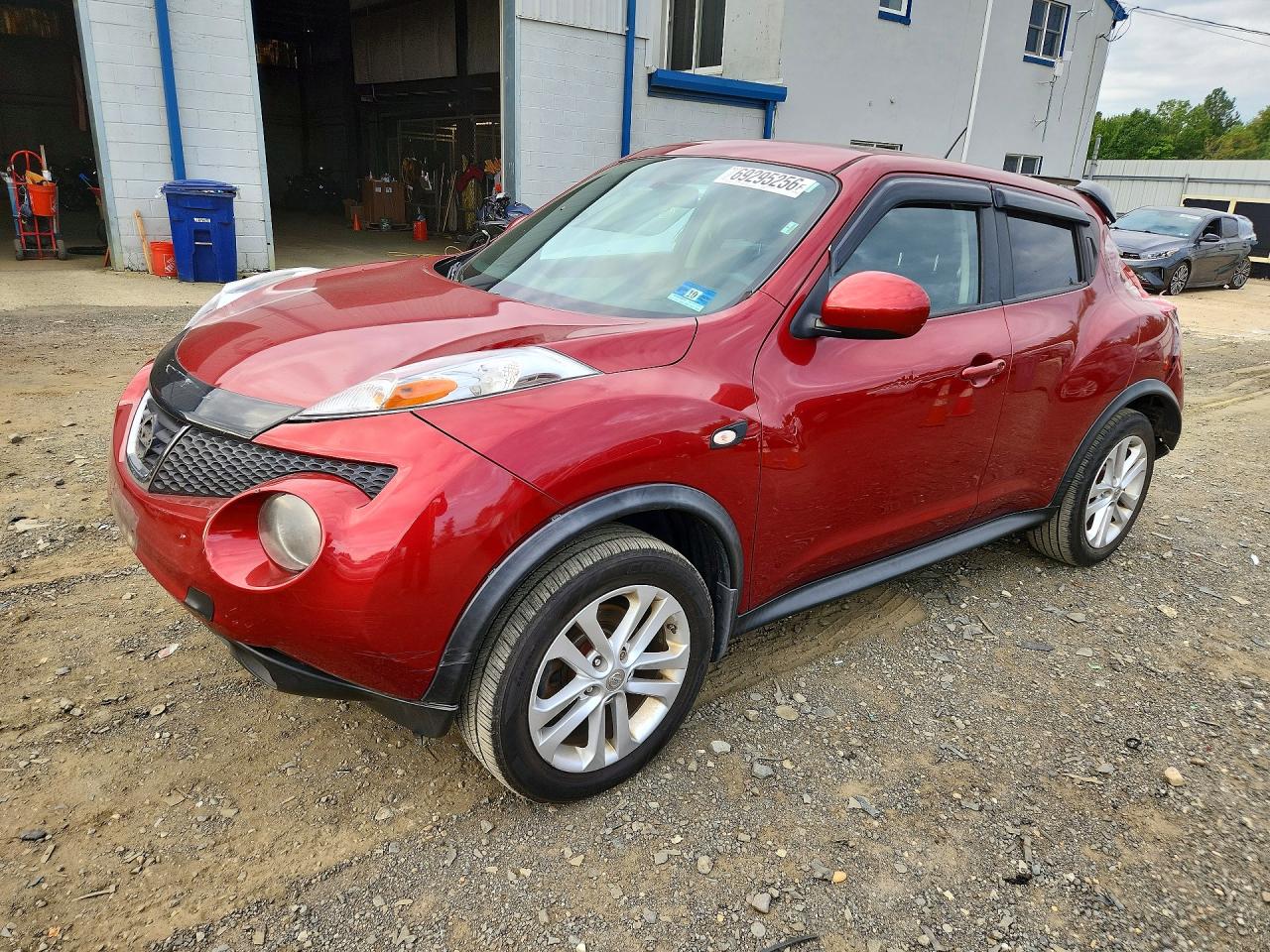 2011 NISSAN JUKE S | JN8AF5MR0BT009313 | UPCARS