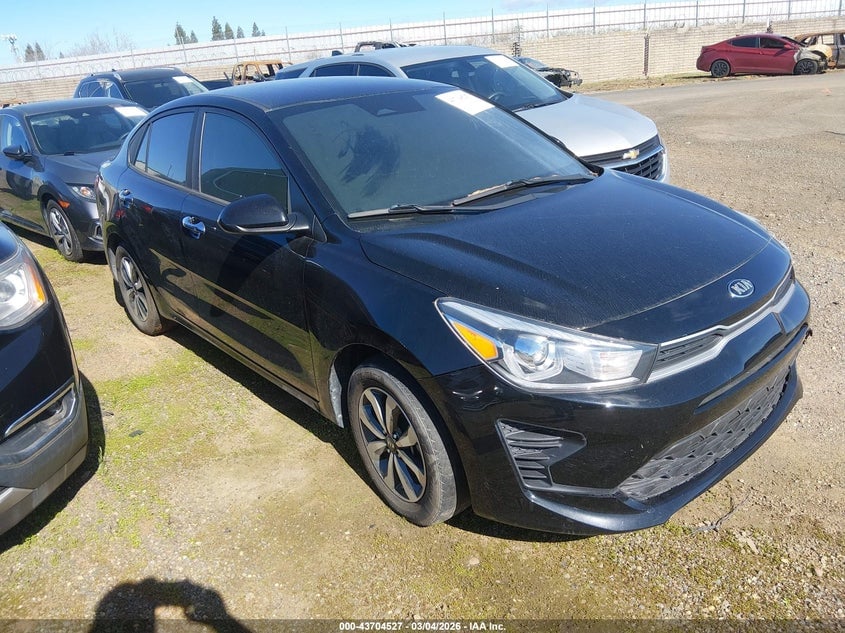2021 KIA RIO S | 3KPA24ADXME417324 | UPCARS