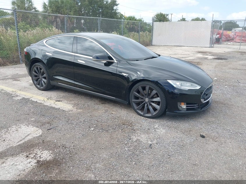 2013 TESLA MODEL S PERFORMANCE | 5YJSA1CP5DFP12726 | UPCARS