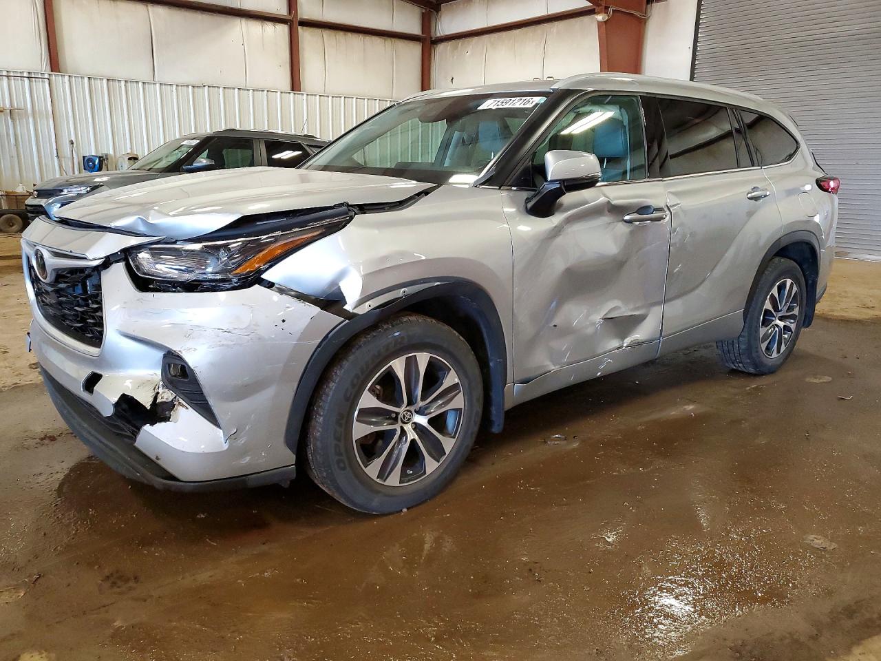 2022 TOYOTA HIGHLANDER XLE | 5TDGZRBH0NS575179 | UPCARS