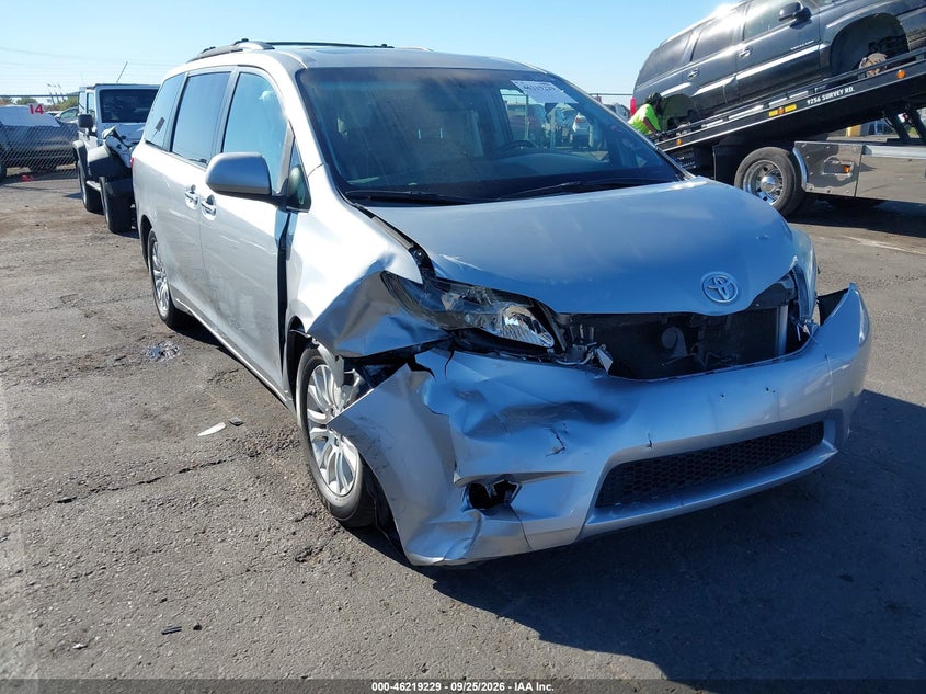 2015 TOYOTA SIENNA XLE PREMIUM 8 PASSENGER | 5TDYK3DC2FS677558 | UPCARS
