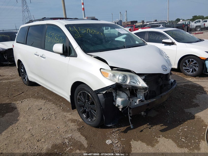 2011 TOYOTA SIENNA LIMITED | 5TDDK3DC5BS021444 | UPCARS