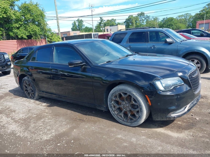 2016 CHRYSLER 300 | 2C3CCAGG9GH282890 | UPCARS