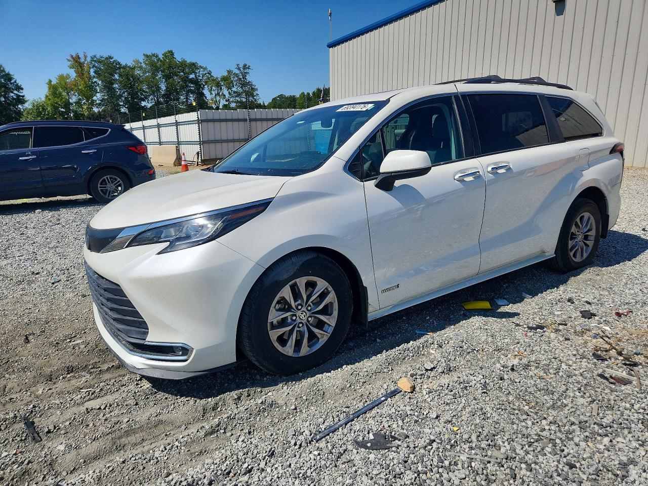 2021 TOYOTA SIENNA XLE | 5TDYRKEC9MS019690 | UPCARS