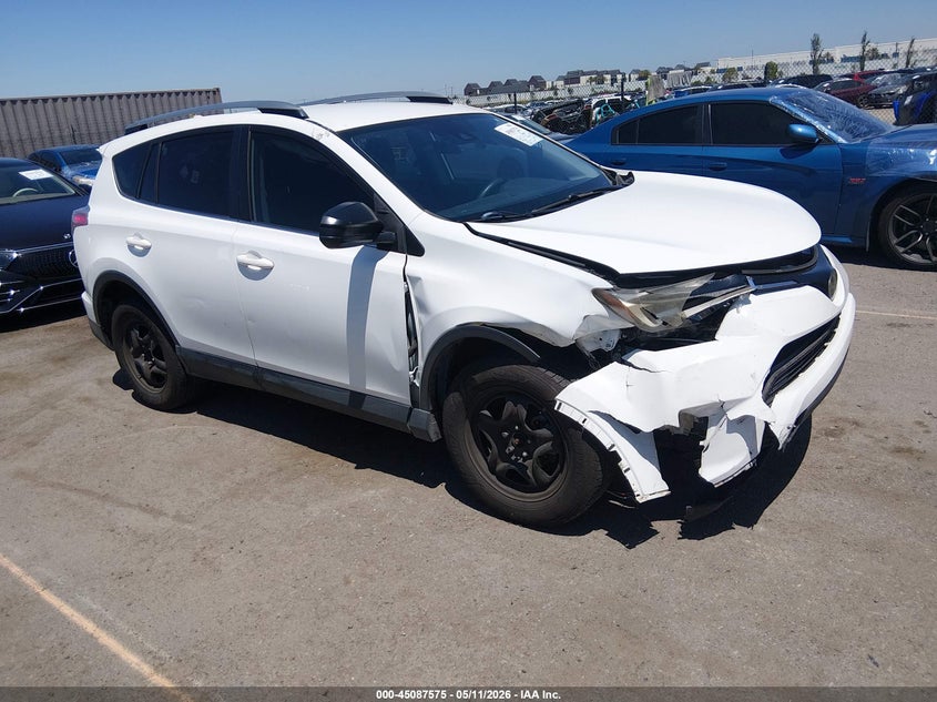 2018 TOYOTA RAV4 LE | JTMZFREV5JJ748995 | UPCARS