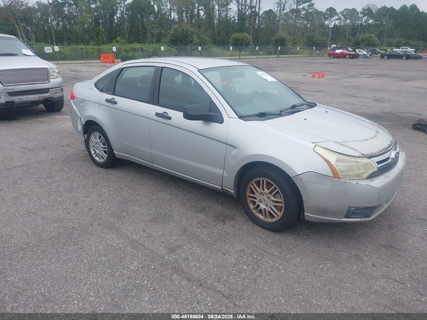 2011 FORD FOCU SE | 1FAHP3FN2BW161653 | UPCARS